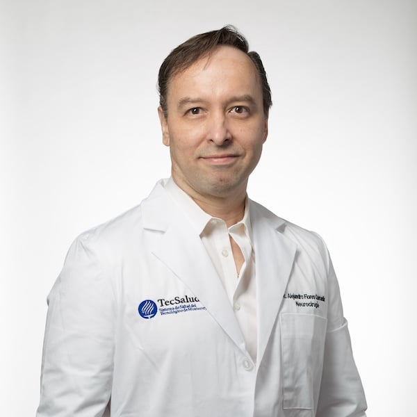Dr. Alejandro Flores Quintanilla